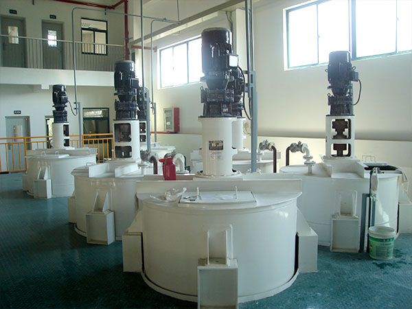 塗料生產設(shè)備.jpg 塗(tú)料(liào)生產設備.jpg